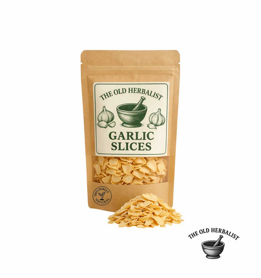 Dried garlic slices in kraft pouch – natural culinary spice.
